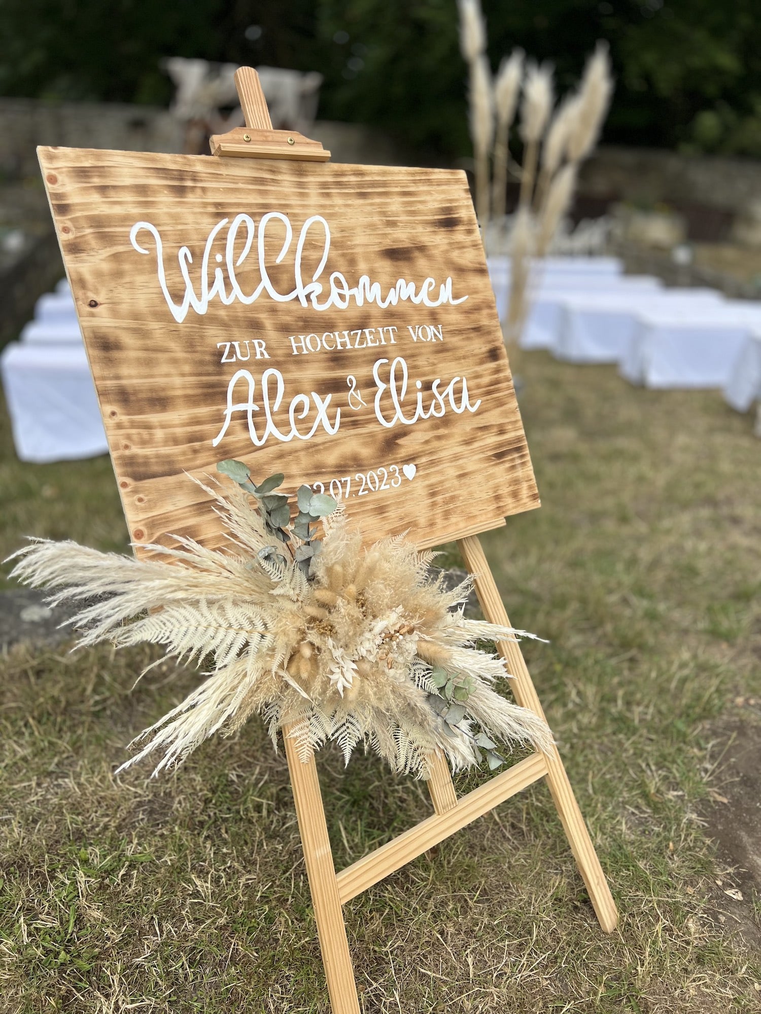 Willkommensschild einer Hochzeit in Apolda - von Glücksmomente dekoriert